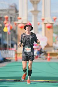 BIB: 8000
                            <button type="button" onclick="openModal(21762487)" class="btn btn-primary btn-sm float-right btn-popup" data-toggle="modal" data-target=".modal-high-quality">
                        <i class="fas fa-shopping-cart"></i> Add to Cart
                    </button>
                                            <button type="button" onclick="isThisMe(21762487, true)" class="btn btn-success btn-sm float-right btn-popup btn-isme hidden" data-toggle="tooltip" data-placement="bottom" title="นี่คือรูปของคุณใช่ไหม คลิกที่นี่เพื่อเอาเข้าอัลบั้ม">
                        <i class="fas fa-plus"></i> Add to album
                    </button>
                    <button type="button" onclick="isThisMe(21762487, false)" class="btn btn-warning btn-sm float-right btn-popup btn-isnotme hidden">
                        <i class="fas fa-ban"></i> Remove from album
                    </button>